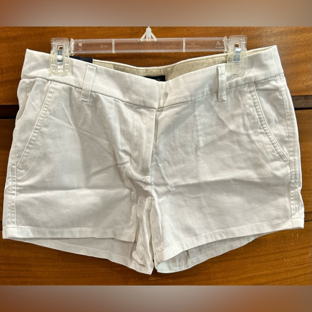 J. Crew White Shorts. NWT. Sz. 8. Super CUTE!
